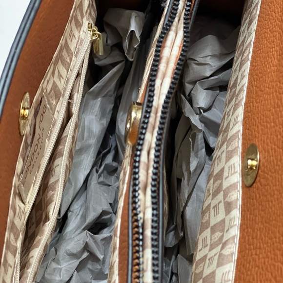 London Fog Shoulder Bag - Picture 4 of 4